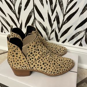Dolce Vita Leopard booties